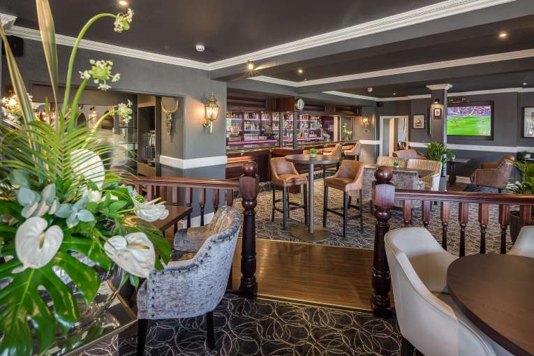 Devon Hotel carriages bar and brasserie bar area