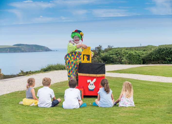 Carlyon Bay Hotel Childrens Outdoor Entertainment with Clown