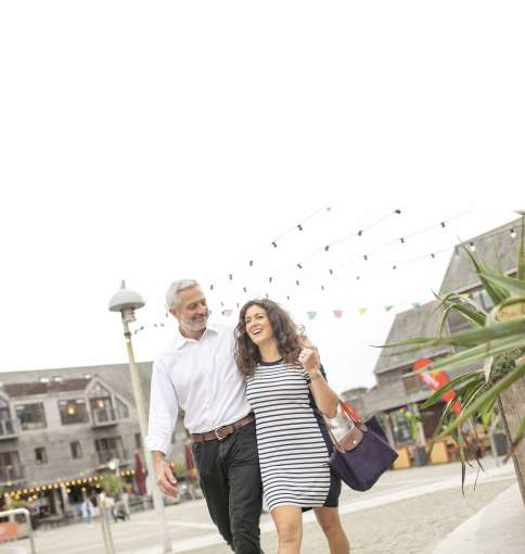 Royal Duchy Hotel Local Area Couple Walking by Maritime Museum