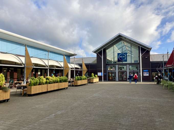 Food court at Affinity Outlet