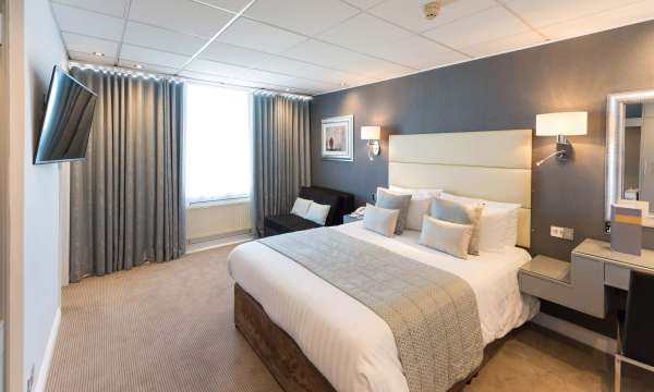 Barnstaple Hotel Accommodation Bed and Seating Area