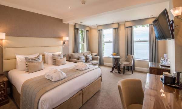 Carlyon Bay Hotel Accommodation (2017) Bed and Seating