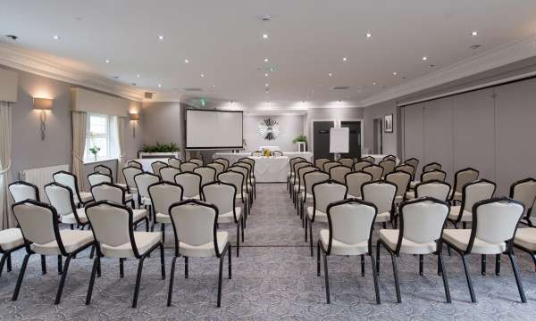 Devon Hotel Conference Meeting Presentation Room