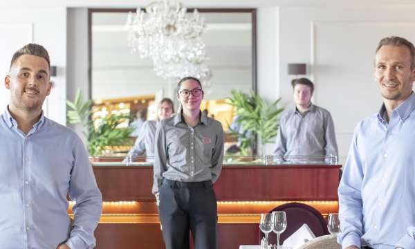 Brend Hotel Restaurant Staff