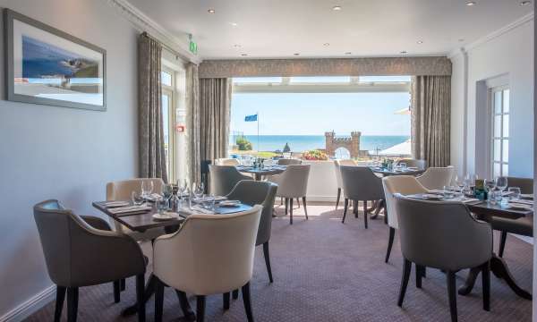 Horizon brasserie with view out to sea at belmont hotel