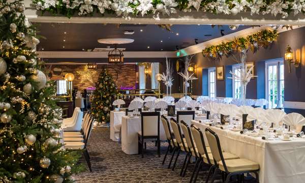 Devon Hotel carriages bar and brasserie at Christmas