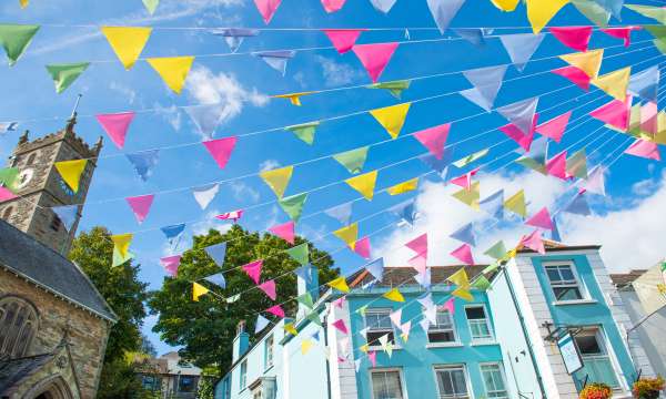 Buying in Falmouth near Church