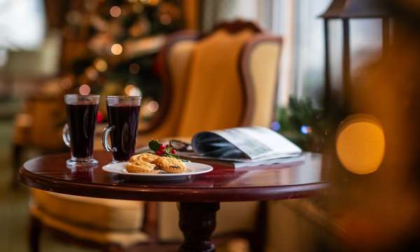 Mulled Wine and Mince Pies in Sun Lounge