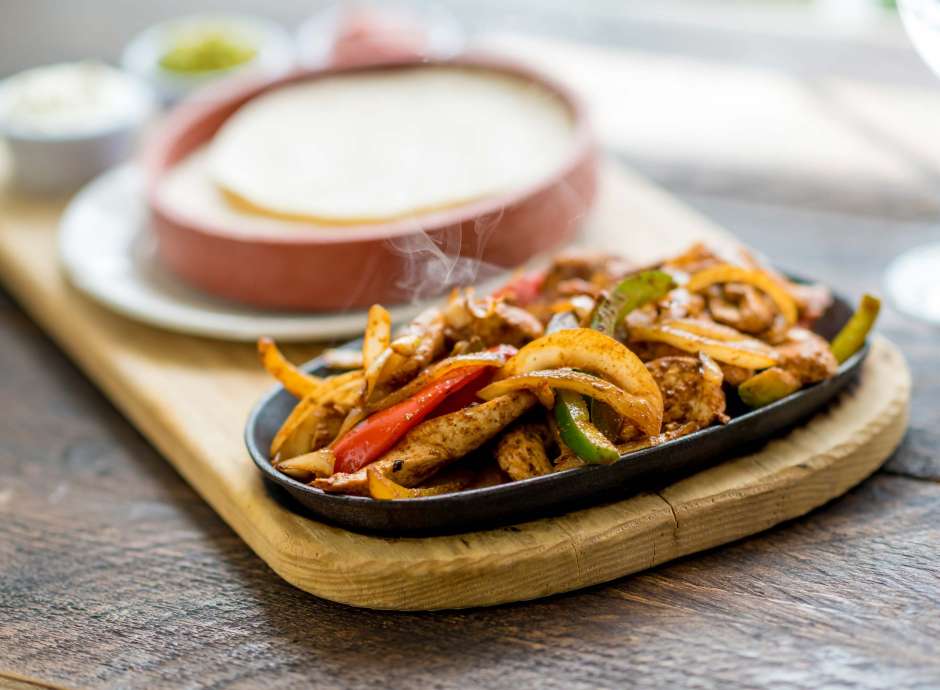 Devon Hotel Restaurant Dining Sizzling Chicken Fajitas